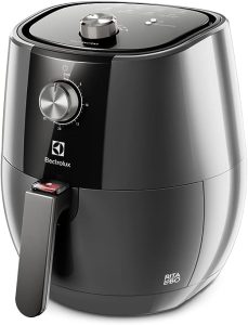 melhores air fryer-Fritadeira-Eletrica-sem-oleo-Electrolux-Airfryer-4L-8-receitas-pre-sugeridas-desligamento-automatico-cesto-removivel-1400W-EAF30